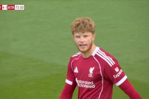 斯蒂芬森头球解围失误！古鲁泽塔破门毕巴扳回一城！