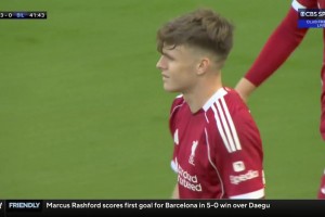 多克突破1V2小角度爆射造乌龙！利物浦3-0领先毕巴！