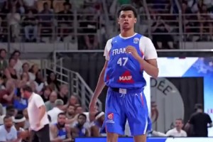 冠军前锋！吉昂晒出自己在比赛中的跳投，结果这场只进这一个……