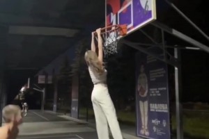 教你怎么拍女朋友灌篮视频