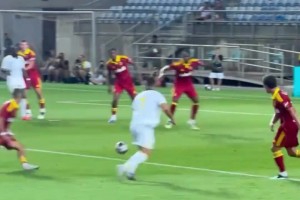 再见少年拉满弓，不惧岁月不惧风！40岁罗哥头顶脚踢帽子戏法