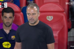 这是在干嘛？拉什福德超远距离起脚射门被没收！弗里克无语了！